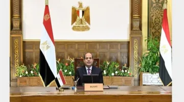 السيسي يوجه باستكمال كافة الإنشاءات والمرافق والطرق في مشروعات المناطق العمرانية بالساحل الشمالي الغربي.