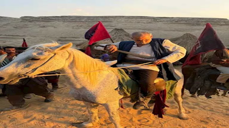 السيف مش قادر أتحكم فيه”.. محمود البزاوي يشارك صورة فكاهية من خلف كواليس “ممل