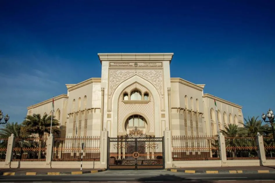 الشارقة تستكشف فرص تعزيز الاستثمارات مع سلطنة عمان الشارقة تستكشف فرص تعزيز الاستثمارات مع سلطنة عمان