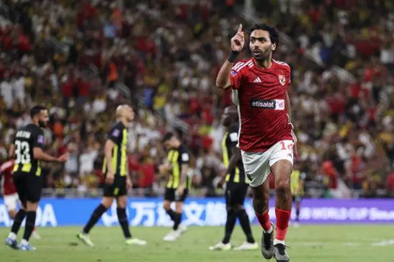 الشحات: عانيت من الظلم.. والصراع سيستمر بين الأهلي والزمالك دائمًا الشحات: عانيت من الظلم.. والصراع سيستمر بين الأهلي والزمالك دائمًا