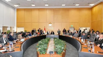 الشربيني يبرز ضرورة التعاون والترابط بين السلطات التنفيذية والتشريعية