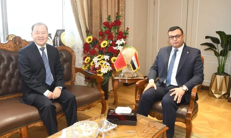 الشربيني يلتقي نائب وزير الإسكان الصيني لمناقشة فرص التعاون المشترك الشربيني يلتقي نائب وزير الإسكان الصيني لمناقشة فرص التعاون المشترك