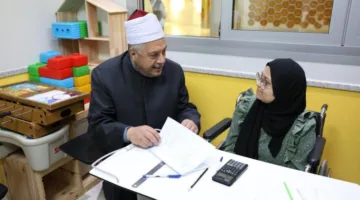 الشيخ أيمن عبد الغني يتفقد طلاب الشهادة الثانوية في مستشفى 57357 ومعهد الأورام