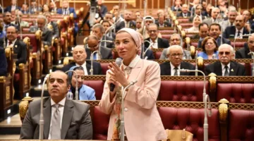 الشيوخ يباركون وزيرة البيئة بمناسبة توليها منصب السكرتير التنفيذي لاتفاقية الأمم المتحدة لمكافحة التصحر