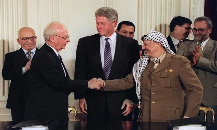 الصحفيون الفلسطينيون: الحكومة الإسرائيلية تهدف إلى إنهاء اتفاق أوسلو الصحفيون الفلسطينيون: الحكومة الإسرائيلية تهدف إلى إنهاء اتفاق أوسلو