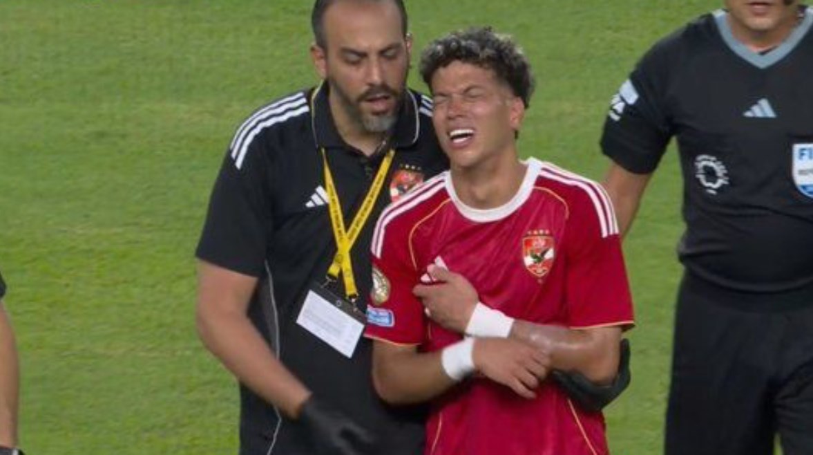 الطبيب المسؤول عن لاعبي الأهلي: إمام عاشور سيغيب لمدة 6 أسابيع الطبيب المسؤول عن لاعبي الأهلي: إمام عاشور سيغيب لمدة 6 أسابيع