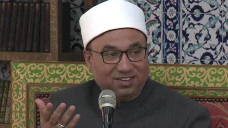 العشماوي يجيب على “الهلالي”: ليس من الصواب أن يضحي ولي الأمر بشعبه. العشماوي يجيب على “الهلالي”: ليس من الصواب أن يضحي ولي الأمر بشعبه.