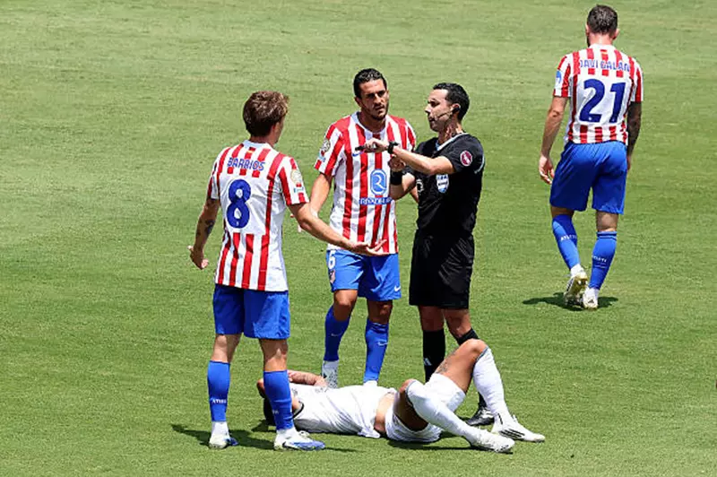الغضب يهيمن على تصريحاتهم.. ماذا صرح به نجوم أتلتيكو مدريد بعد الخروج من كأس العالم للأندية؟ الغضب يهيمن على تصريحاتهم.. ماذا صرح به نجوم أتلتيكو مدريد بعد الخروج من كأس العالم للأندية؟