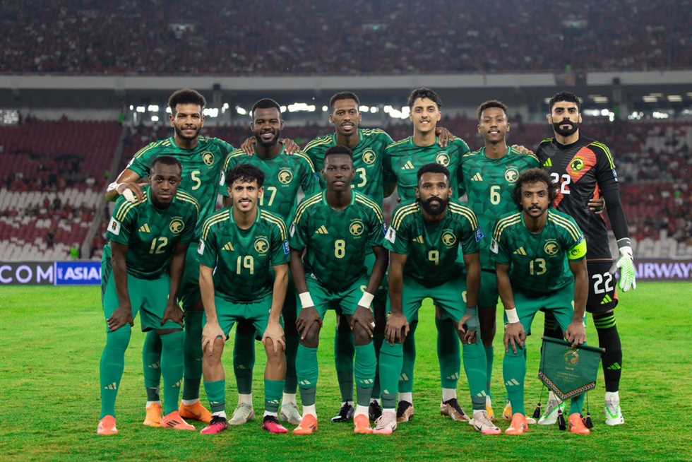 الغموض يحوم حول موقف نجم السعودية من مباراة الولايات المتحدة في كأس الكونكاكاف الذهبية. الغموض يحوم حول موقف نجم السعودية من مباراة الولايات المتحدة في كأس الكونكاكاف الذهبية.