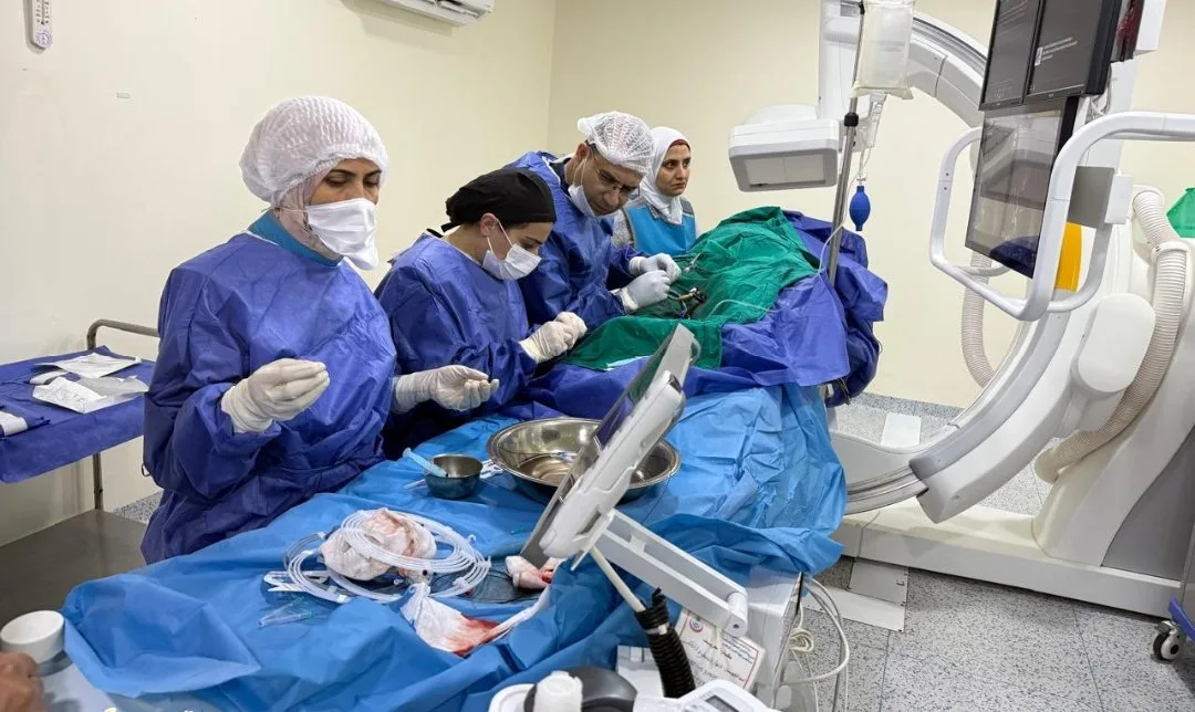 الفريق الطبي في مستشفى ميت غمر بالدقهلية ينجح في إنقاذ حياة امرأة في السبعين من عمرها بعد إصابتها بجلطة دماغية. الفريق الطبي في مستشفى ميت غمر بالدقهلية ينجح في إنقاذ حياة امرأة في السبعين من عمرها بعد إصابتها بجلطة دماغية.