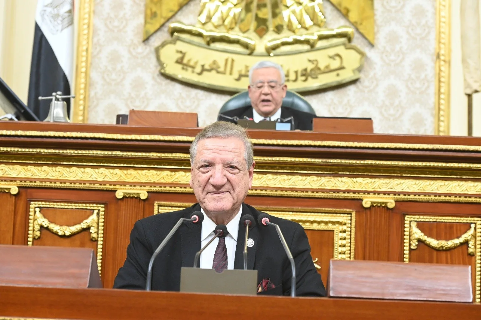 الفقي: العجز الكلي المتوقع يبلغ حوالي 1.5 تريليون بدلاً من 1.1 تريليون جنيه هذا العام الفقي: العجز الكلي المتوقع يبلغ حوالي 1.5 تريليون بدلاً من 1.1 تريليون جنيه هذا العام