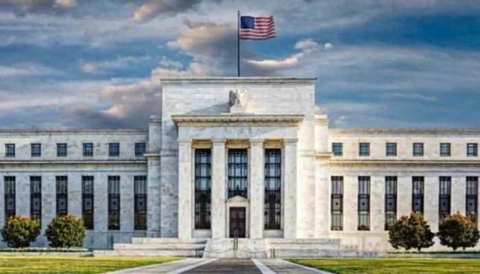 الفيدرالي الأمريكي يبقي على سعر الفائدة في نطاق 4.25%-4.50% للمرة الرابعة خلال ولاية ترامب الثانية الفيدرالي الأمريكي يبقي على سعر الفائدة في نطاق 4.25%-4.50% للمرة الرابعة خلال ولاية ترامب الثانية