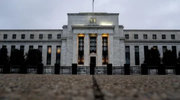 الفيدرالي الأمريكي يحافظ على أسعار الفائدة رغم مطالبة ترامب بالتغيير