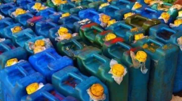 القبض على 3 محطات تلاعبت ببيع 130 ألف لتر من السولار والبنزين في السوق السوداء بالبحيرة
