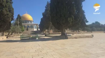 القدس المحتلة: الاحتلال يفرض حصارًا على المدينة ويستمر في منع دخول المصلين إلى الأقصى