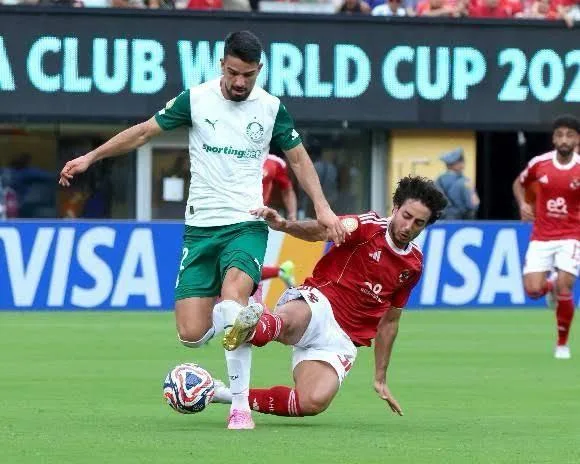 القصة الشاملة حول اعتقال مشجع الأهلي المصري في بطولة كأس العالم للأندية القصة الشاملة حول اعتقال مشجع الأهلي المصري في بطولة كأس العالم للأندية