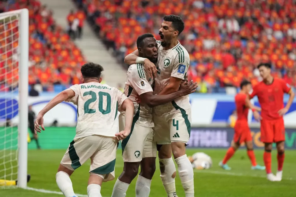 القنوات التي ستبث مباراة السعودية مع البحرين في تصفيات كأس العالم 2026 الآسيوية القنوات التي ستبث مباراة السعودية مع البحرين في تصفيات كأس العالم 2026 الآسيوية