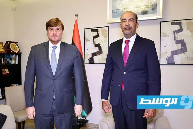 الكُوني يناقش مع السفير الإسباني سُبُل التعاون الاقتصادي والتبادل الثقافي الكُوني يناقش مع السفير الإسباني سُبُل التعاون الاقتصادي والتبادل الثقافي