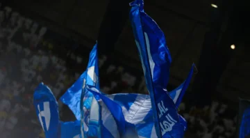 المتاجر تعلن عن نفاد قمصان الهلال: لم نشهد مثل هذا منذ فترة ميسي!