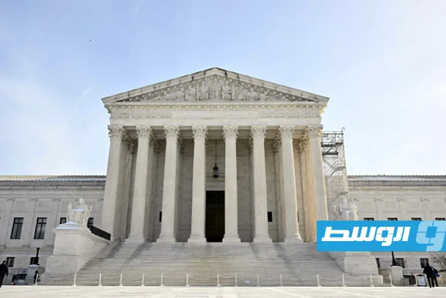 المحكمة العليا الأميركية تقلل من قدرة القضاة على إيقاف قرارات السلطة التنفيذية. المحكمة العليا الأميركية تقلل من قدرة القضاة على إيقاف قرارات السلطة التنفيذية.