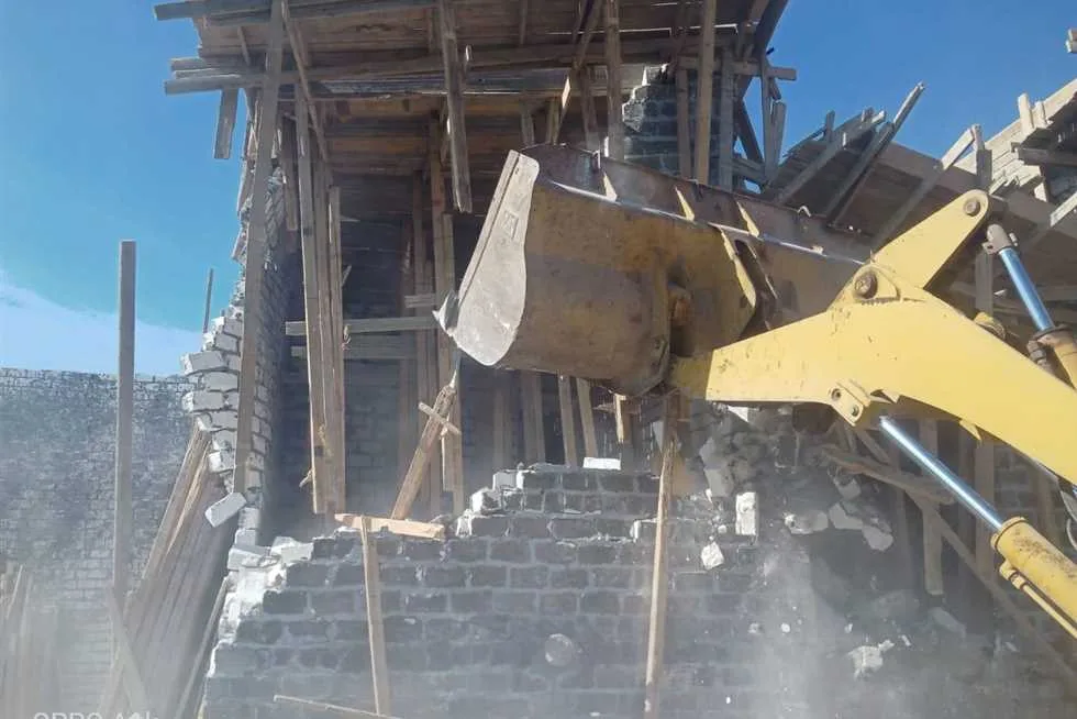 المرحلة الثانية من حملة الموجه 26: إزالة 215 حالة بناء غير قانوني في المنيا