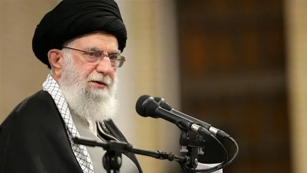 المرشد الإيراني: العدو الإسرائيلي يتلقى عقابه الآن المرشد الإيراني: العدو الإسرائيلي يتلقى عقابه الآن