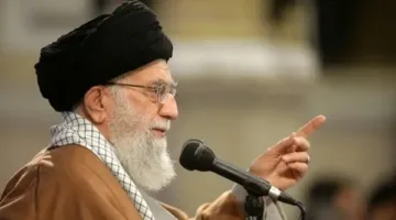 المرشد الإيراني يُهدّد إسرائيل: “الرد في غضون ساعتين”