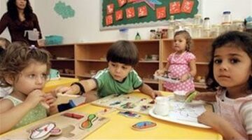 المركز الإعلامي لمجلس الوزراء يسلط الضوء على استراتيجية الدولة لتوسيع دور حضانة الأطفال في المحافظات