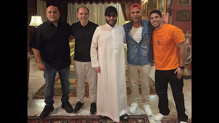 المستشار تركي آل الشيخ يعلن عن زيارة مفاجئة لعادل إمام فاجأت الجميع المستشار تركي آل الشيخ يعلن عن زيارة مفاجئة لعادل إمام فاجأت الجميع