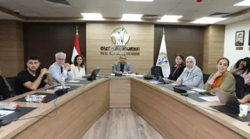 المستشارة أمل عمار تلتقي بوفد من الجامعة الأمريكية وجامعة جورج واشنطن