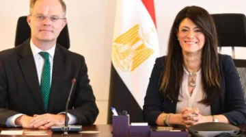المشاط تبحث مع السفير البريطاني تعزيز العلاقات الاقتصادية والاستثمارية