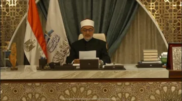 المفتي يشرح حكم كشف الكتف الأيمن خلال الإحرام: سنة الاضطباع