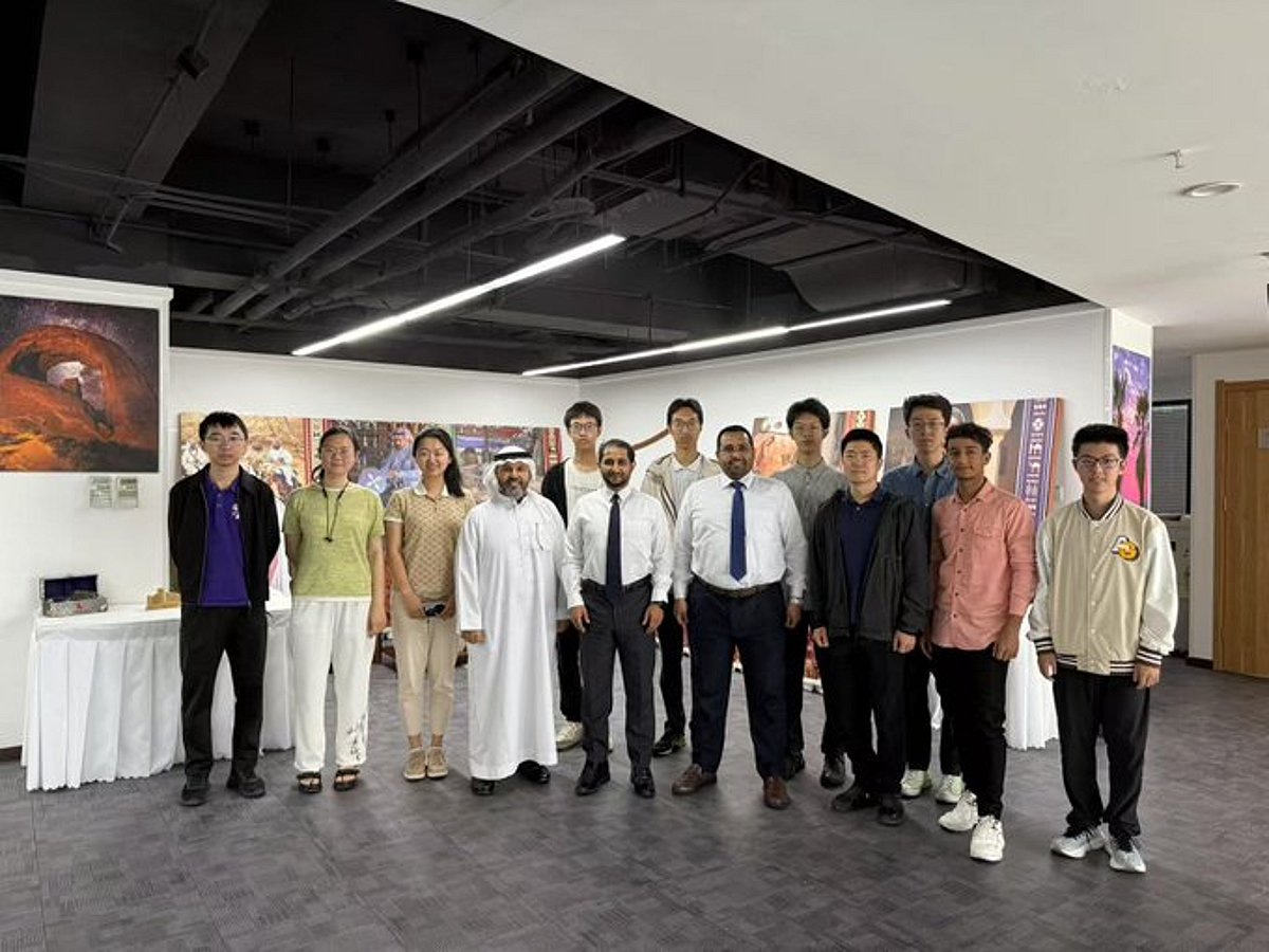 الملحقية الثقافية السعودية في الصين تستضيف مجموعة طلابية من جامعة تسينغهوا الملحقية الثقافية السعودية في الصين تستضيف مجموعة طلابية من جامعة تسينغهوا