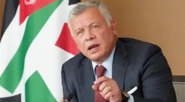 الملك عبدالله وماكرون يبرزان أهمية تحقيق استقرار شامل في المنطقة