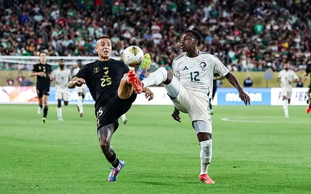 المنتخب المكسيكي يتغلب على السعودية ويتأهل إلى نصف النهائي في كأس الذهبية