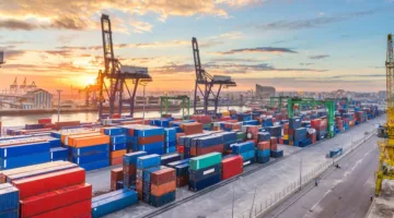 الموانئ المغربية تشهد زيادة غير مسبوقة في حركة البضائع والركاب خلال الربع الأول من 2025.