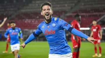 النجم البلجيكي دريس مرتنز يعلن اعتزاله كرة القدم