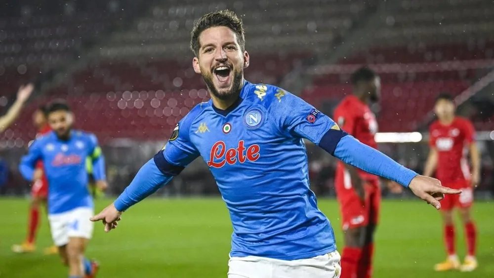 النجم البلجيكي دريس مرتنز يعلن اعتزاله كرة القدم النجم البلجيكي دريس مرتنز يعلن اعتزاله كرة القدم