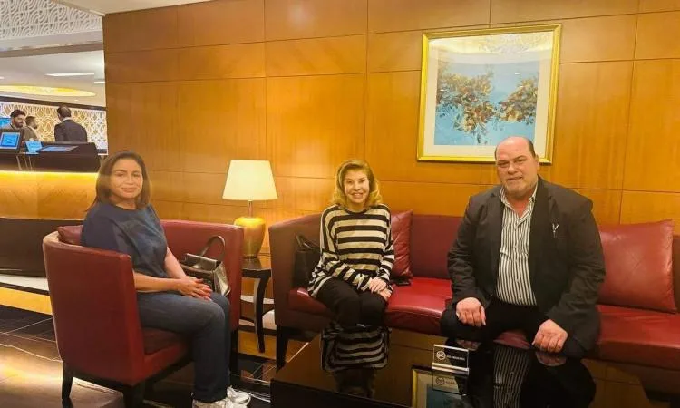 النقابات الفنية تُعبر عن تقديرها لمساندة نقيب العراق لإلهام شاهين وهالة سرحان في بغداد النقابات الفنية تُعبر عن تقديرها لمساندة نقيب العراق لإلهام شاهين وهالة سرحان في بغداد