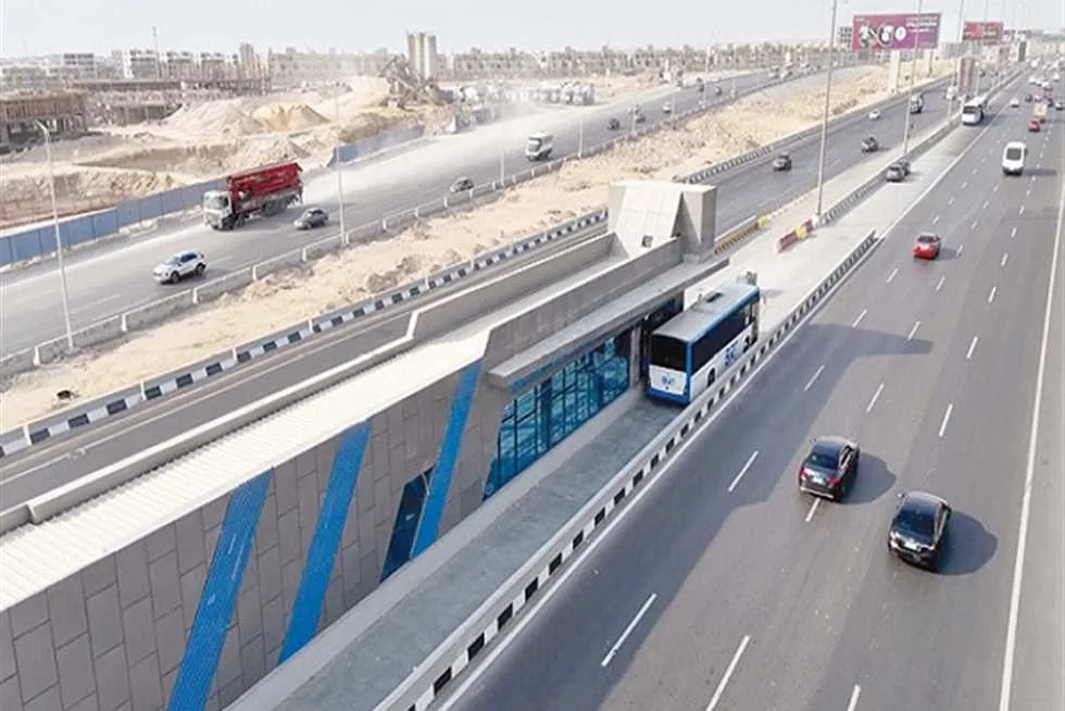 النقل: شراكة مع المرور لتطبيق مخالفات على المركبات التي تسير داخل مسار الأتوبيس الترددي النقل: شراكة مع المرور لتطبيق مخالفات على المركبات التي تسير داخل مسار الأتوبيس الترددي