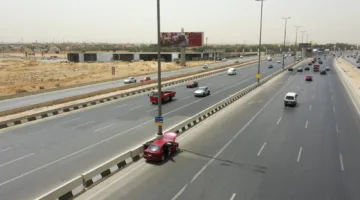 “النقل”: ضرورة التزام سائقي المركبات بعدم استخدام الحارات المخصصة لحافلات النقل السريع والالتزام بالسير في الحارات الأخرى.