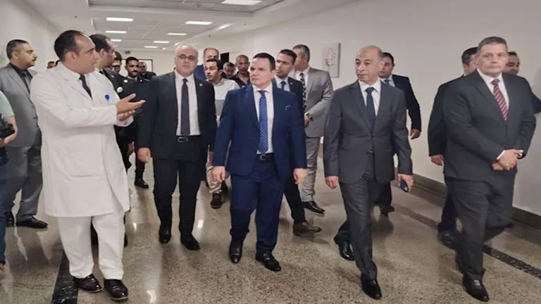 النيابة العامة تقوم بعملية تفتيش في مركز إصلاح وتأهيل العاشر من رمضان ٤ رجال. النيابة العامة تقوم بعملية تفتيش في مركز إصلاح وتأهيل العاشر من رمضان ٤ رجال.