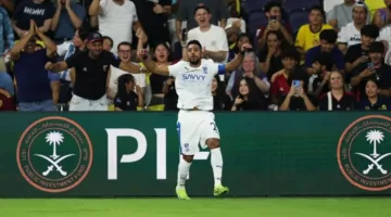 الهلال يتفوق على باتشوكا بهدف الدوسري في الشوط الأول.