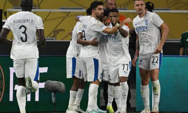 الهلال يفقد خدمات سالم الدوسري وميتروفيتش في مواجهة مانشستر سيتي