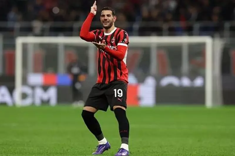 الهلال يواصل جهوده: محادثات جديدة للتعاقد مع ثيو هيرنانديز الهلال يواصل جهوده: محادثات جديدة للتعاقد مع ثيو هيرنانديز
