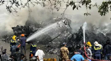 الهند: استعادة 30 جثة من موقع حادث سقوط طائرة الركاب