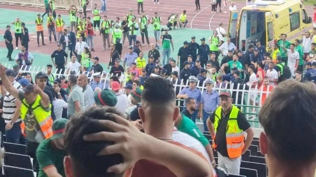 الوزارة الجزائرية للصحة تُعلن عن وفاة 3 مشجعين في حادث خلال مباراة المولودية. الوزارة الجزائرية للصحة تُعلن عن وفاة 3 مشجعين في حادث خلال مباراة المولودية.