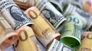 اليورو يتجاوز 1.14 دولار وسط انتظار لمحادثات التجارة وأخبار البنك المركزي الأوروبي