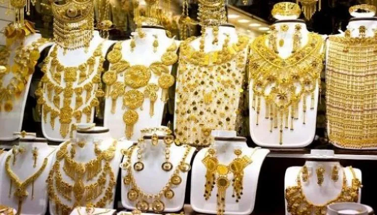 انخفاض أسعار الذهب في الجزائر اليوم الخميس 19 يونيو 2025 وعيار 21 يصل إلى 12380 دينار في ختام التداولات انخفاض أسعار الذهب في الجزائر اليوم الخميس 19 يونيو 2025 وعيار 21 يصل إلى 12380 دينار في ختام التداولات