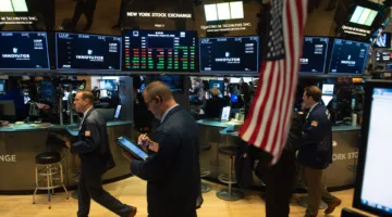 انخفاض الأسهم الأمريكية بعد أربعة أيام من الارتفاع